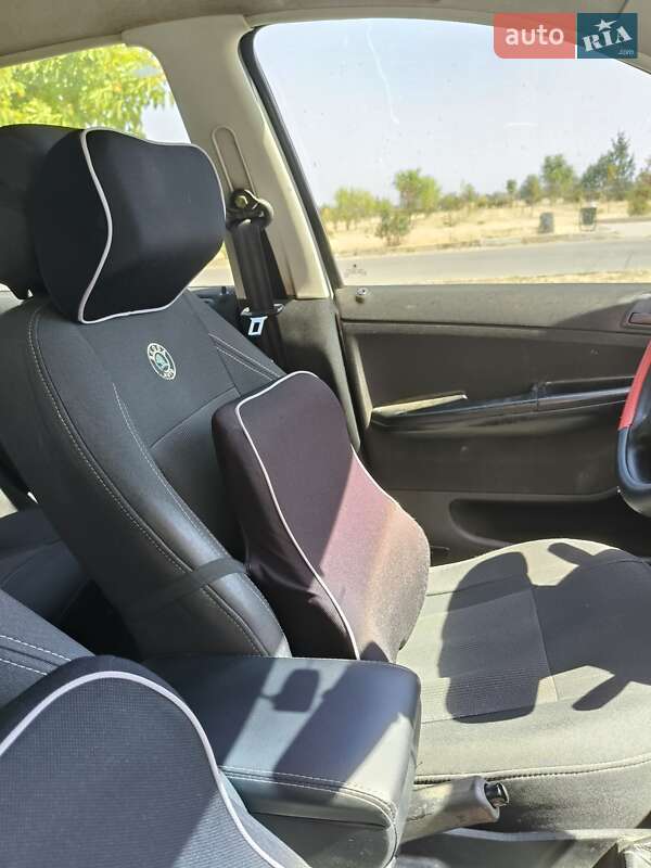 Хэтчбек Skoda Fabia 2005 в Арбузинке