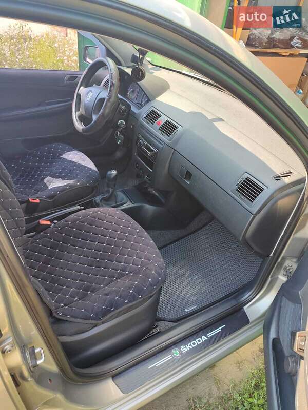 Хэтчбек Skoda Fabia 2007 в Переяславе