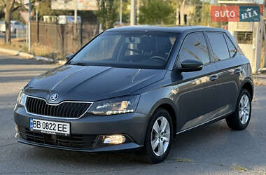 Хэтчбек Skoda Fabia 2015 в Днепре