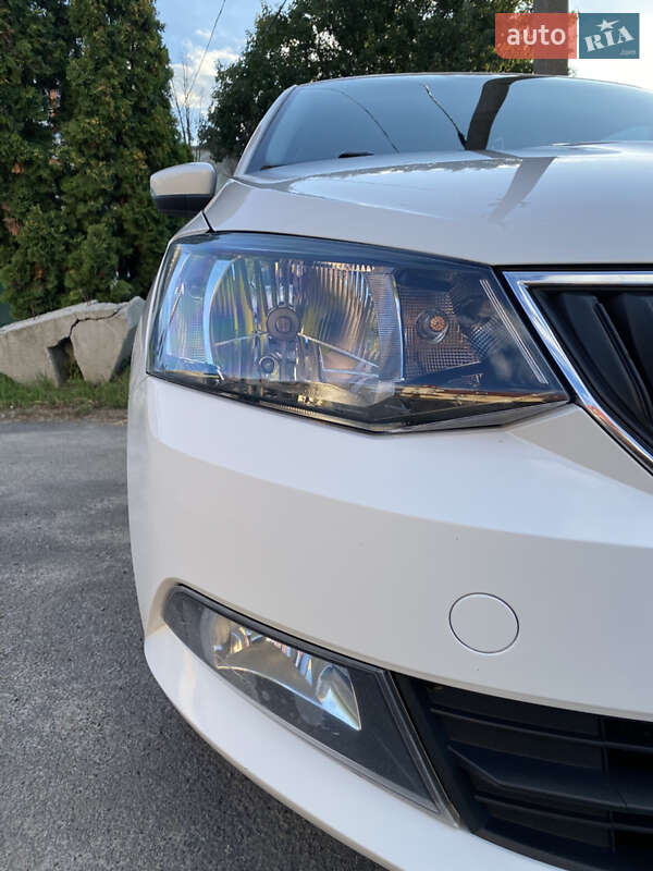 Хетчбек Skoda Fabia 2016 в Києві