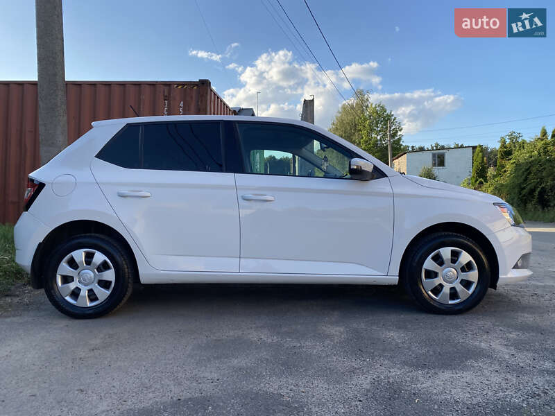 Хетчбек Skoda Fabia 2016 в Києві