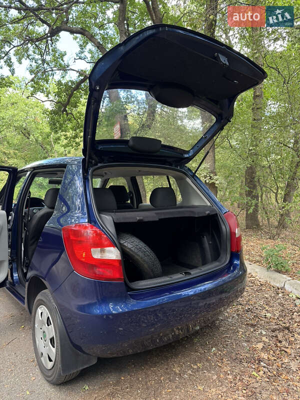 Хэтчбек Skoda Fabia 2007 в Днепре