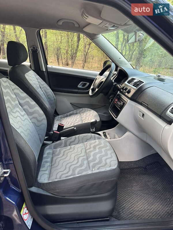 Хэтчбек Skoda Fabia 2007 в Днепре