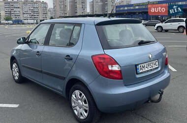 Хэтчбек Skoda Fabia 2009 в 