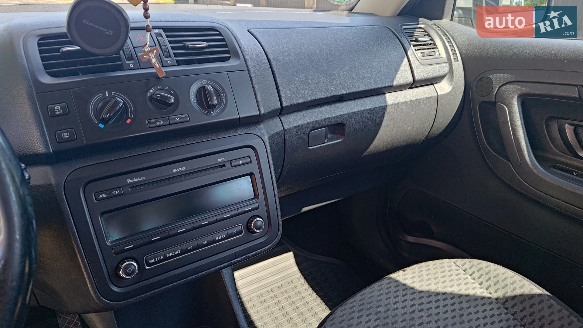 2011 Skoda Fabia - мініатюра 11