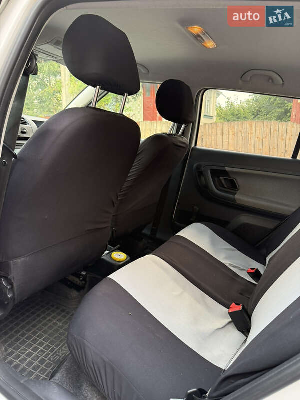 Хетчбек Skoda Fabia 2014 в Чемерівцях