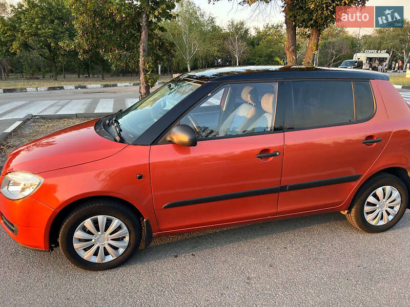 Хэтчбек Skoda Fabia 2007 в Запорожье