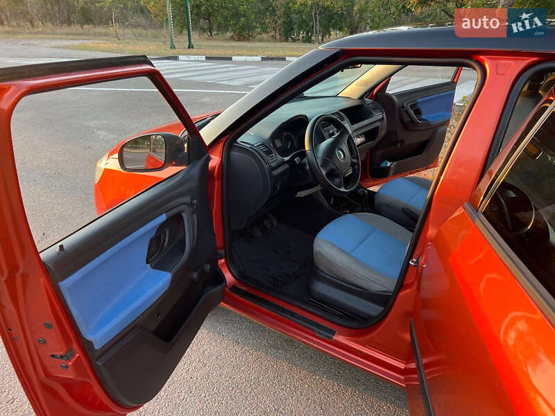 Хэтчбек Skoda Fabia 2007 в Запорожье