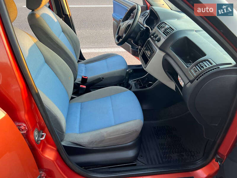 Хэтчбек Skoda Fabia 2007 в Запорожье