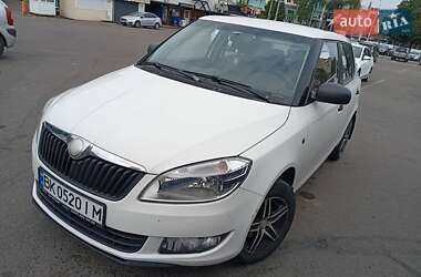 Хэтчбек Skoda Fabia 2011 в 