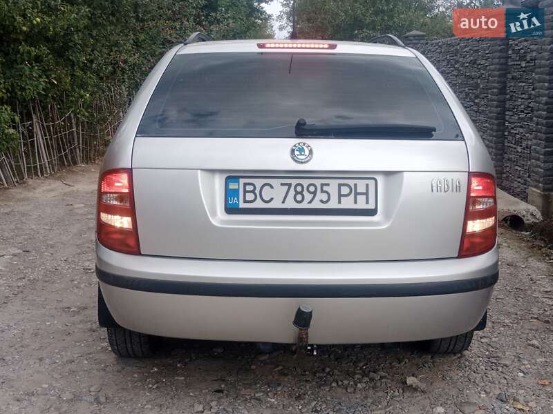 Седан Skoda Fabia 2003 в Трускавці