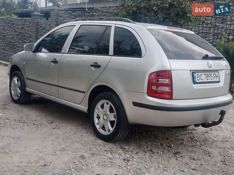 Седан Skoda Fabia 2003 в Трускавці