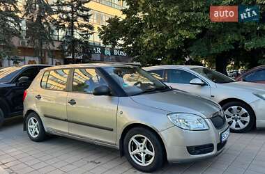 Хетчбек Skoda Fabia 2010 в Запоріжжі