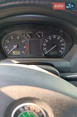 Хэтчбек Skoda Fabia 2002 в 