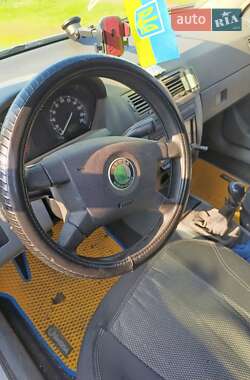 Хэтчбек Skoda Fabia 2002 в 