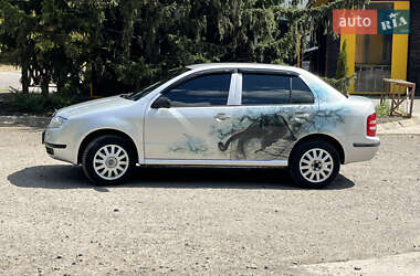 Седан Skoda Fabia 2001 в 
