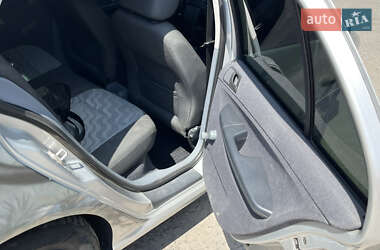 Седан Skoda Fabia 2001 в 