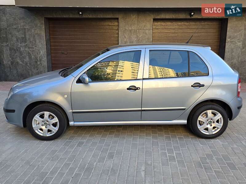 Хэтчбек Skoda Fabia 2005 в Харькове