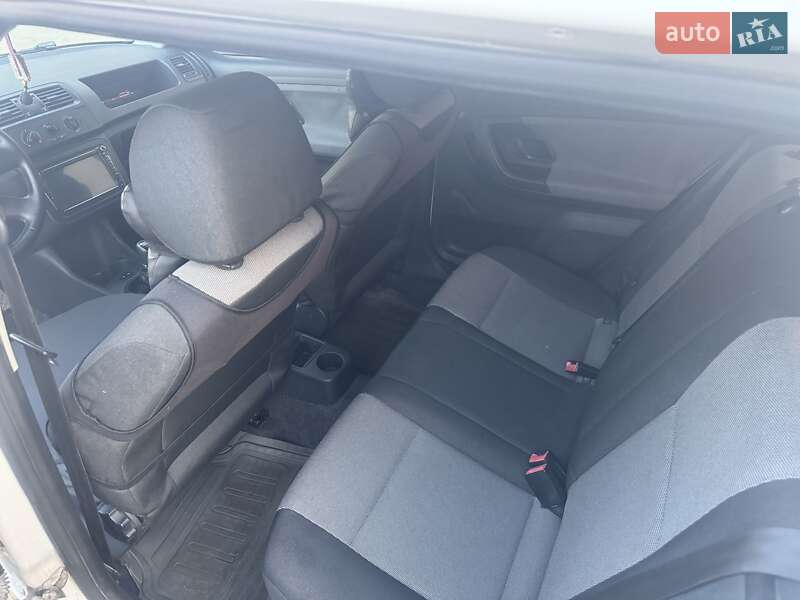 Хэтчбек Skoda Fabia 2011 в Киеве