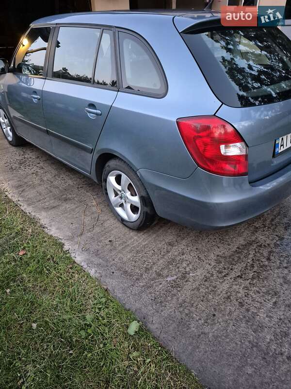 Універсал Skoda Fabia 2011 в Києві