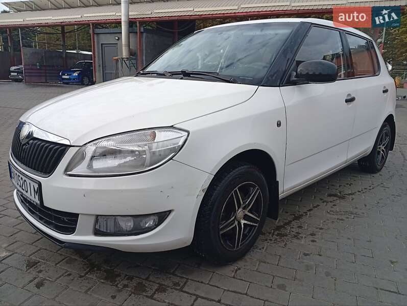 Хэтчбек Skoda Fabia 2011 в Ровно фото 2 Хэтчбек Skoda Fabia 2011 в Ровно