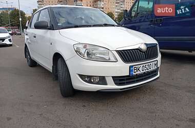Хэтчбек Skoda Fabia 2011 в 