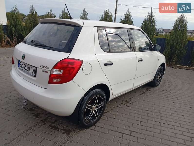 Хэтчбек Skoda Fabia 2011 в Ровно фото 12 Хэтчбек Skoda Fabia 2011 в Ровно