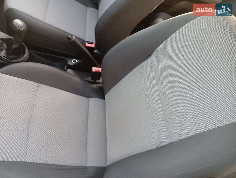 Хэтчбек Skoda Fabia 2011 в Ровно фото 21 Хэтчбек Skoda Fabia 2011 в Ровно