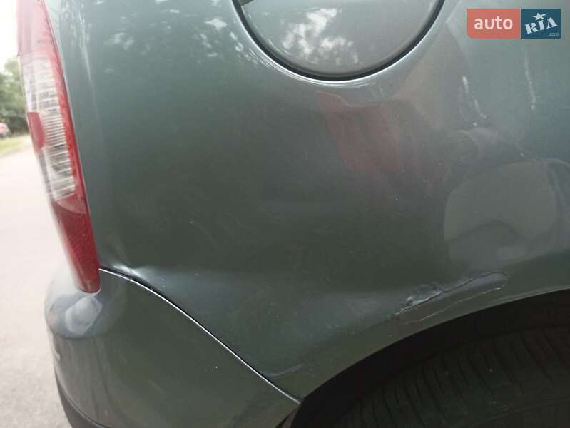 Хэтчбек Skoda Fabia 2006 в Киеве