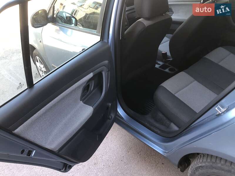 Универсал Skoda Fabia 2009 в Дубно