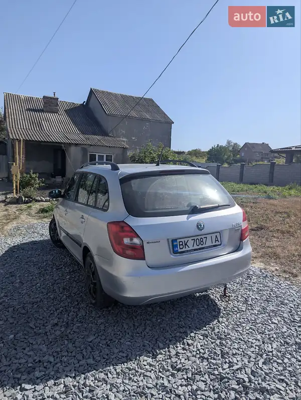 Skoda Fabia 2011 VIN TMBJM25J1C3028818 фото оголошення 6 з 41