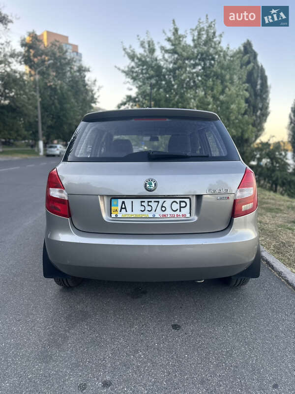 Хэтчбек Skoda Fabia 2011 в Киеве