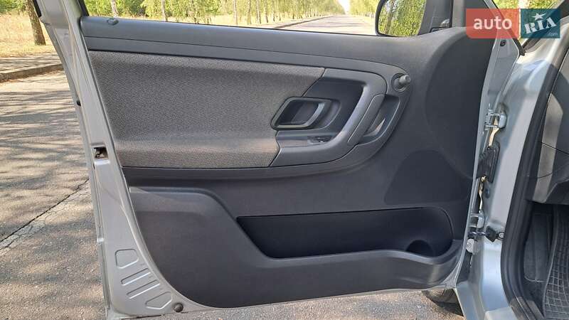 Хетчбек Skoda Fabia 2012 в Запоріжжі фото 5 Хетчбек Skoda Fabia 2012 в Запоріжжі