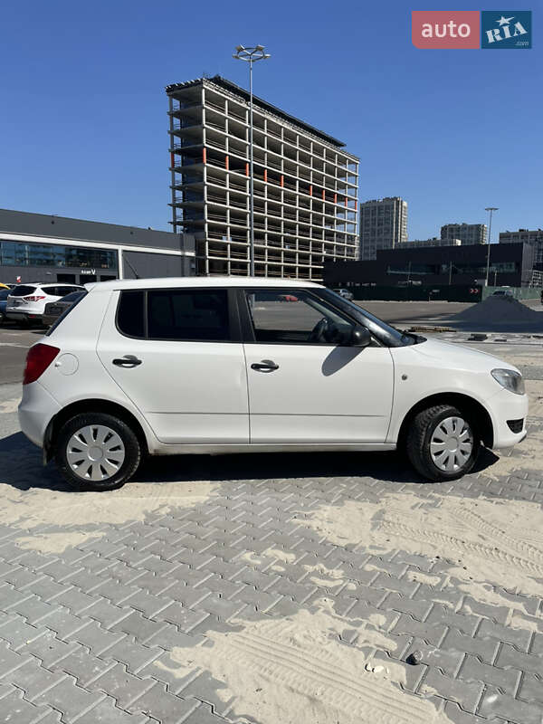 Хетчбек Skoda Fabia 2011 в Києві