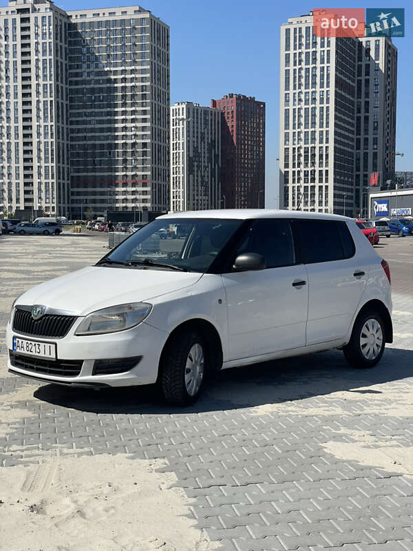 Хетчбек Skoda Fabia 2011 в Києві