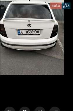 Хэтчбек Skoda Fabia 2002 в 