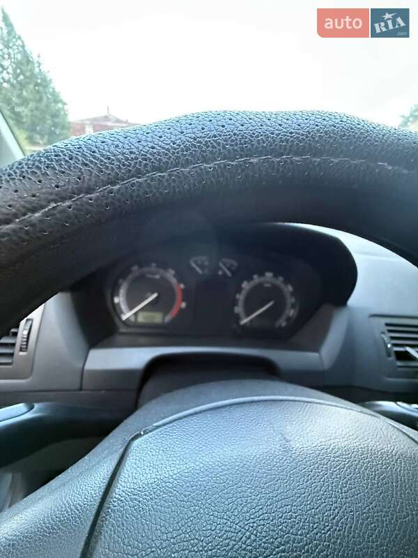 Універсал Skoda Fabia 2005 в Кривому Розі фото 15 Універсал Skoda Fabia 2005 в Кривому Розі