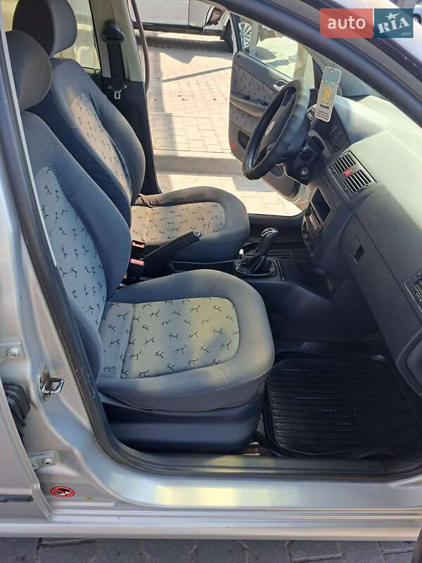 Универсал Skoda Fabia 2002 в Полтаве