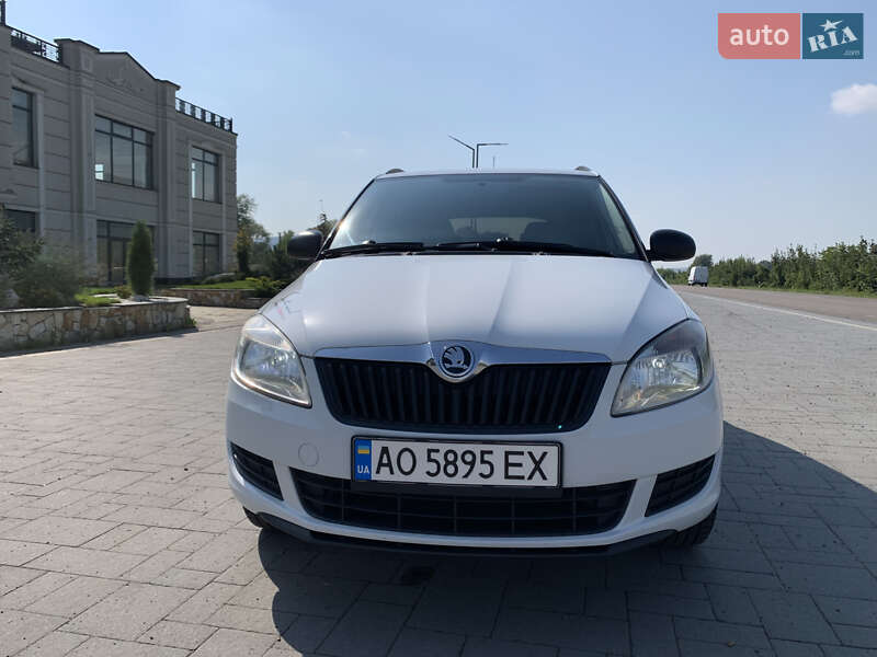 Универсал Skoda Fabia 2010 в Хусте