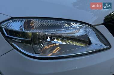 Хэтчбек Skoda Fabia 2011 в 