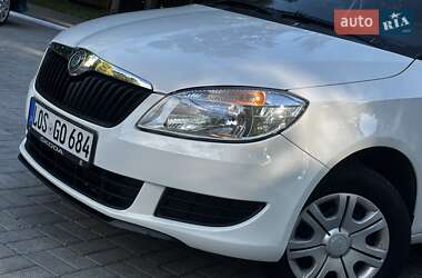 Хэтчбек Skoda Fabia 2011 в 