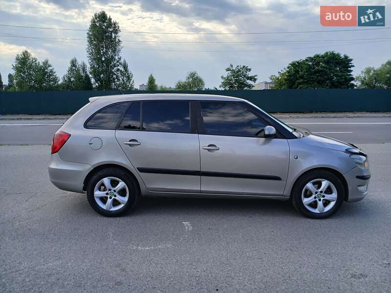 Универсал Skoda Fabia 2010 в 
