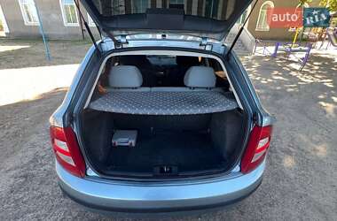Хэтчбек Skoda Fabia 2003 в 