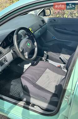 Хэтчбек Skoda Fabia 2000 в 
