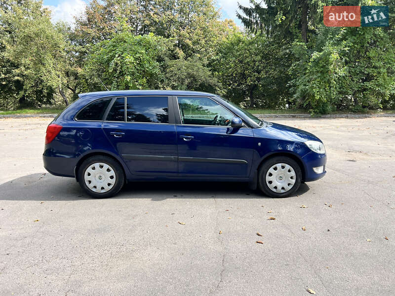 Универсал Skoda Fabia 2011 в Ровно