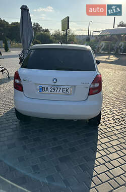 Хэтчбек Skoda Fabia 2013 в 