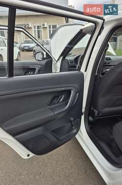 Хэтчбек Skoda Fabia 2011 в 