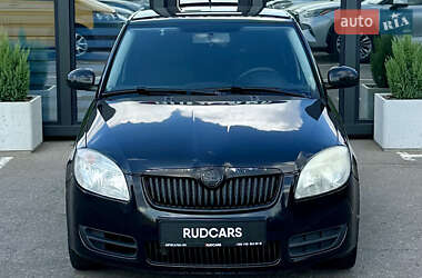 Хэтчбек Skoda Fabia 2009 в 