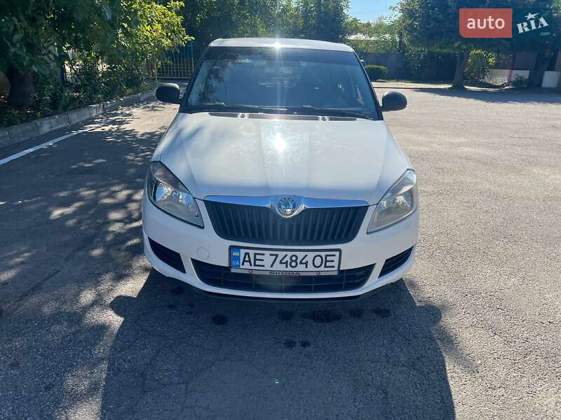 Хэтчбек Skoda Fabia 2011 в 