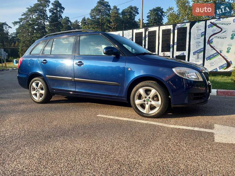 Універсал Skoda Fabia 2009 в Львові